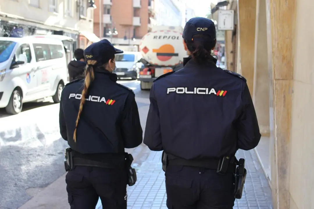 Agentes de la Policia Nacional. - cnp