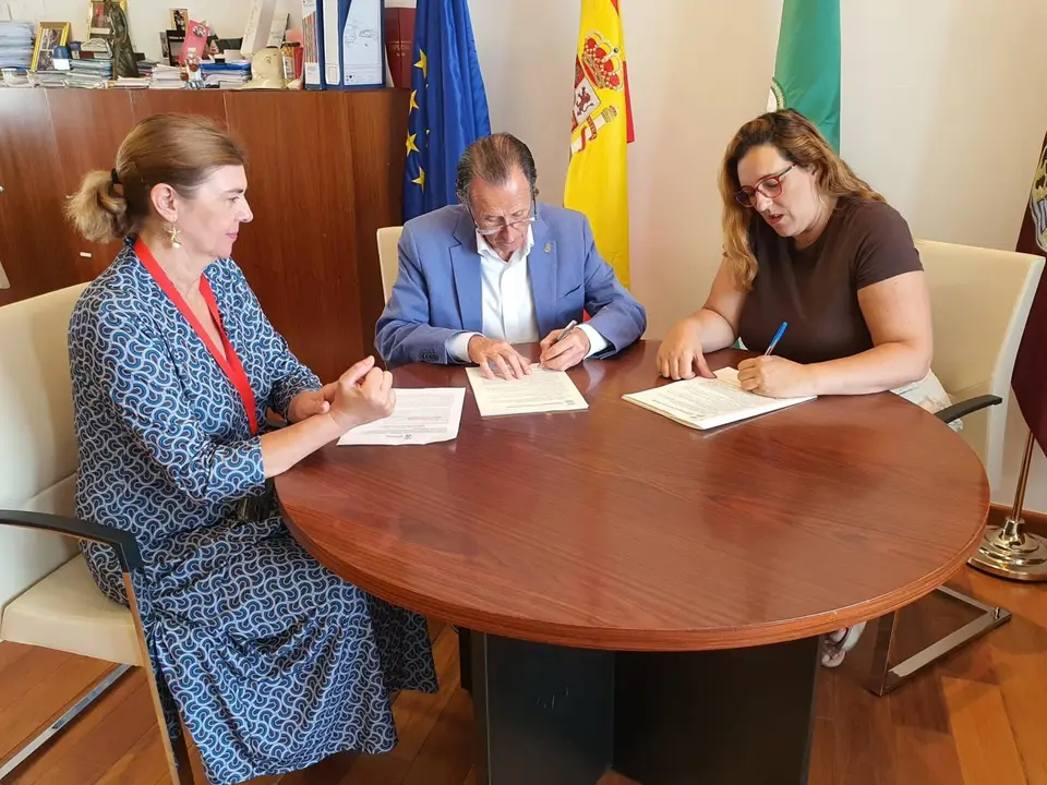 La firma del convenio. - A.I.