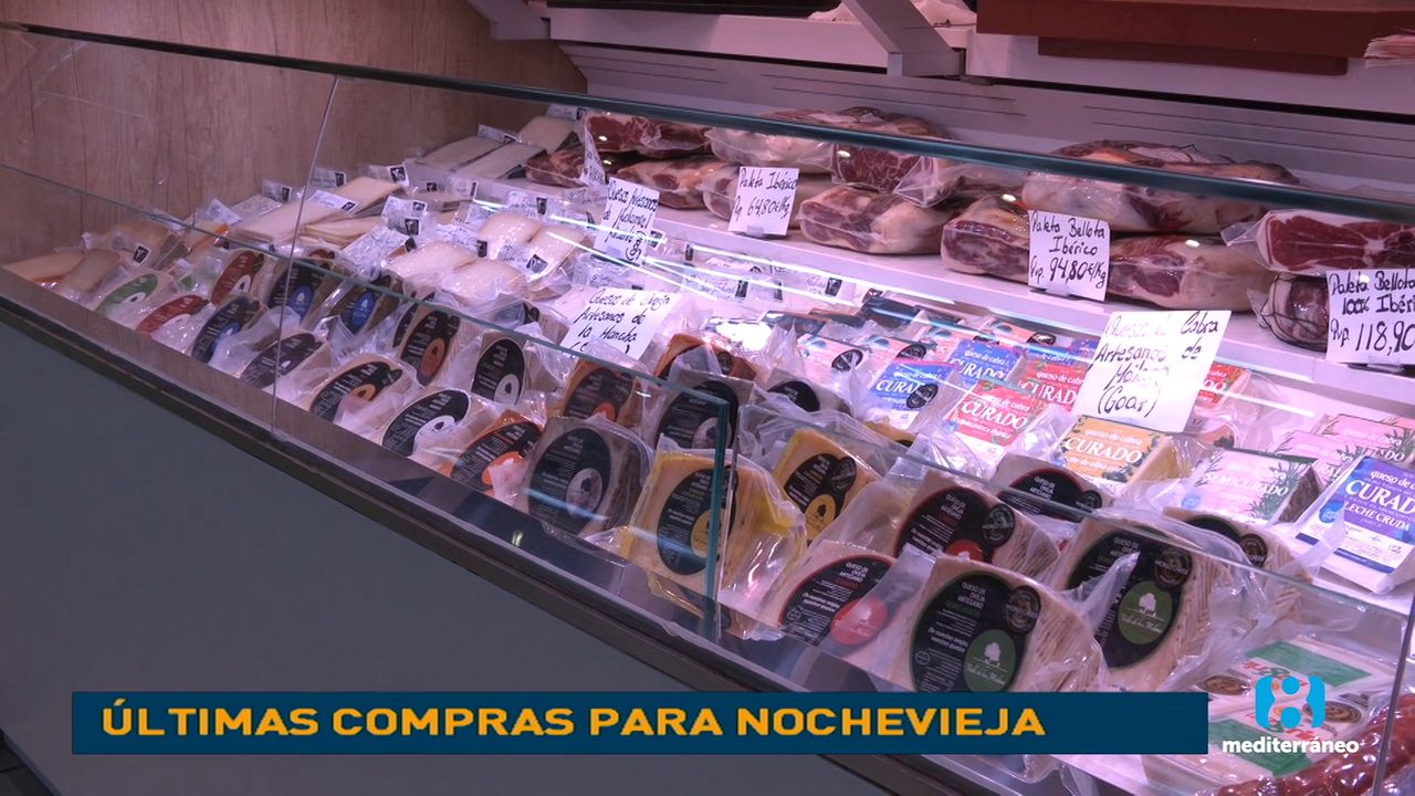 Los mercados, llenos con las &uacute;ltimas compras para la Nochevieja