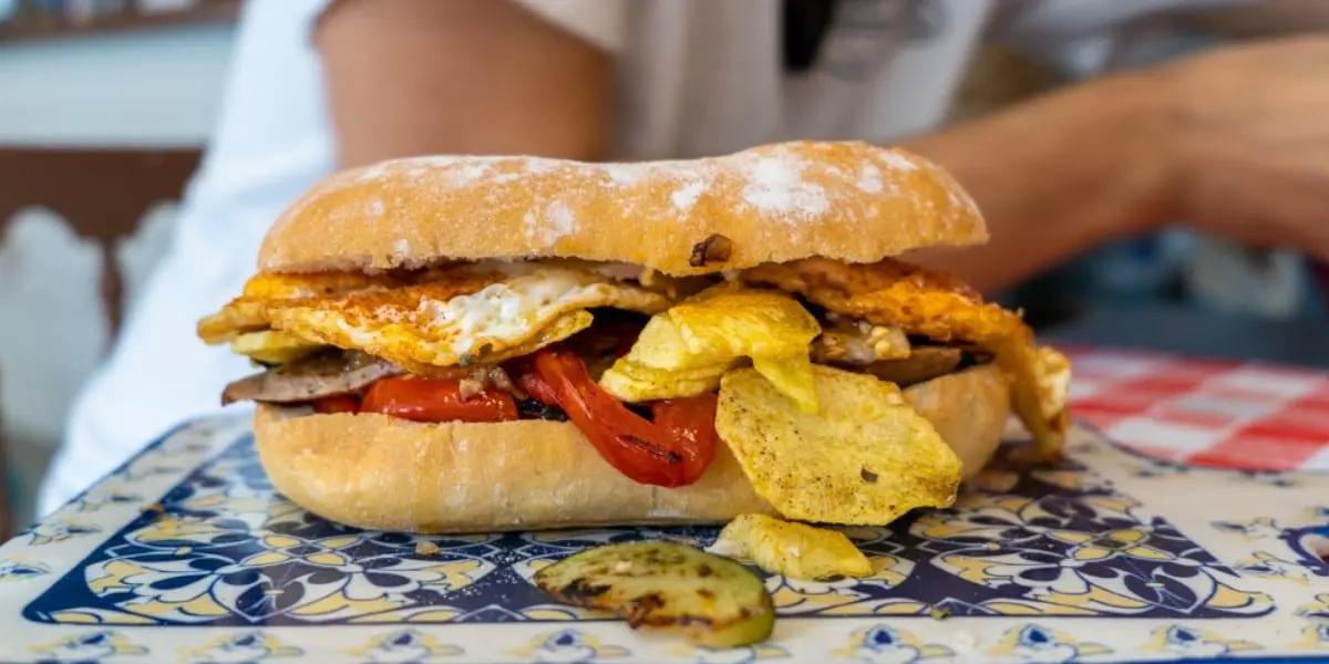 Almuerzo valenciano. - 