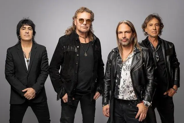 Man&aacute; - 