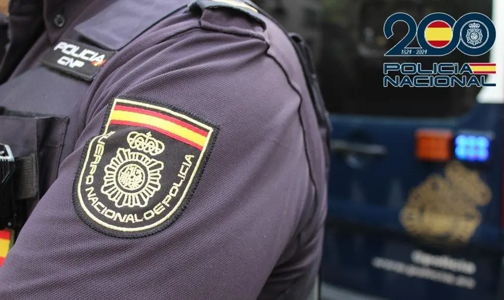 Polic&iacute;a Nacional. - EP