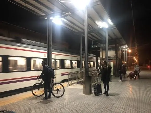 Imagen de una estaci&oacute;n de Cercan&iacute;as de Renfe - COMPROM&Iacute;S