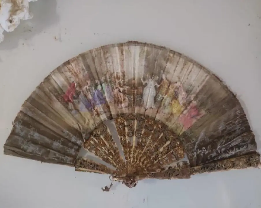 Abanico da&ntilde;ado por la dana del Museo del Palmito de Aldaia - GVA