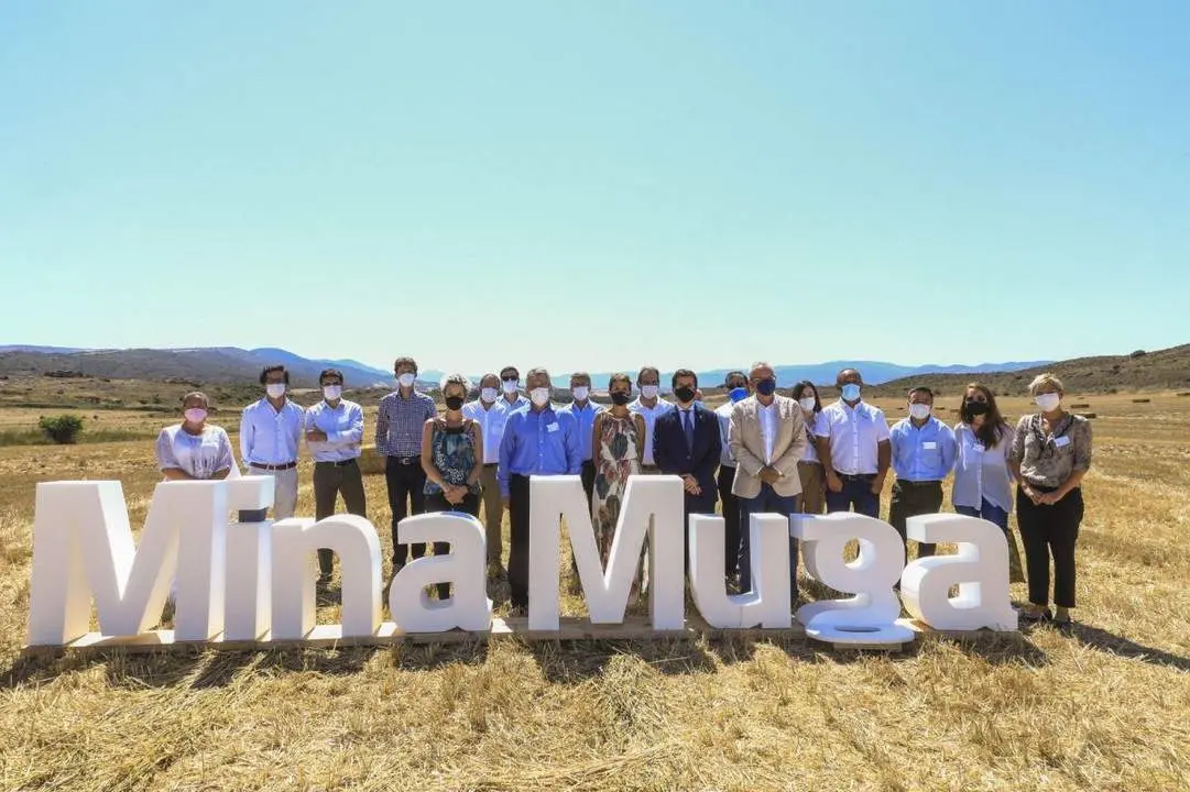 Mar&iacute;a Chivite, en una de sus visitas al emplazamiento de Mina Muga. - Geoalcali