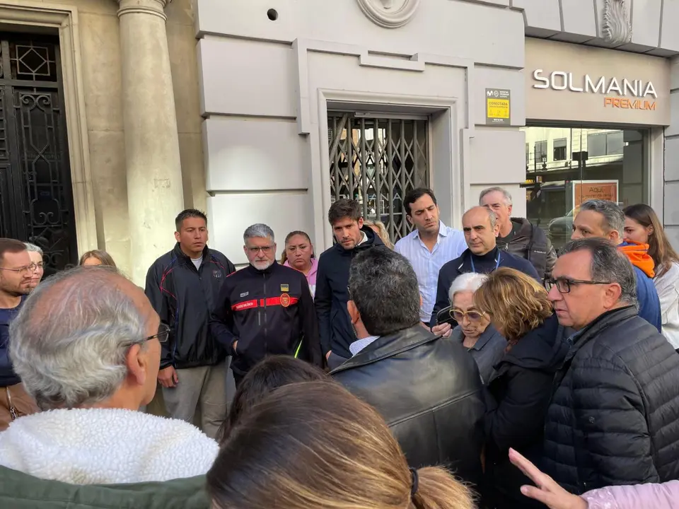 Bomberos dan por extinguido el incendio en un bingo - AYUNTAMIENTO DE VAL&Egrave;NCIA