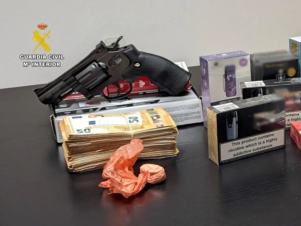 Desmantelados varios puntos de venta de vapers de contrabando - Guardia Civil