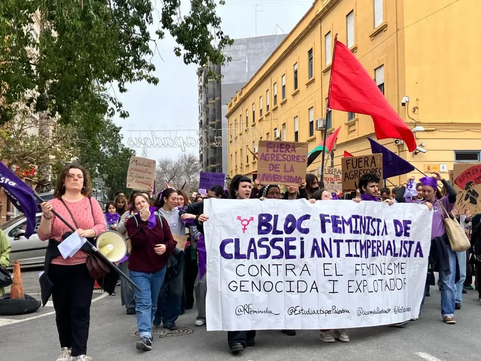 Arranca en Val&egrave;ncia la manifestaci&oacute;n de Assemblea Feminista - EUROPA PRESS