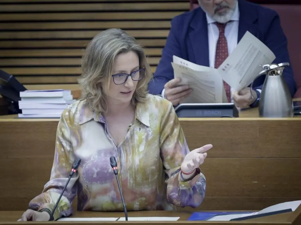 La s&iacute;ndica adjunta del Grupo Parlamentario Popular - JOS&Eacute; CU&Eacute;LLAR / CORTS VALENCIANES