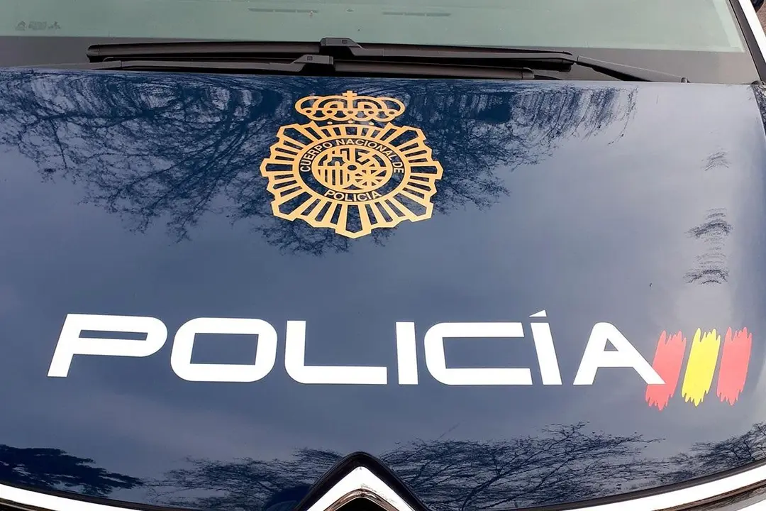 Polic&iacute;a Nacional. - EP
