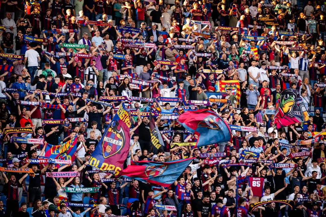 Afici&oacute;n del Levante en el duelo ante el Albacete. - @LevanteUD / X