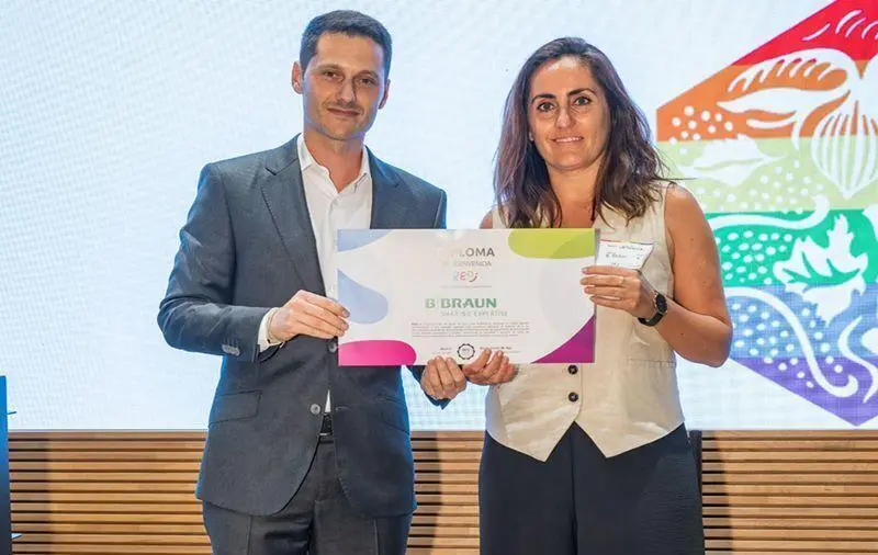Diego Pol Longo de REDI y Ver&oacute;nica Lerma, de B. Braun. - 