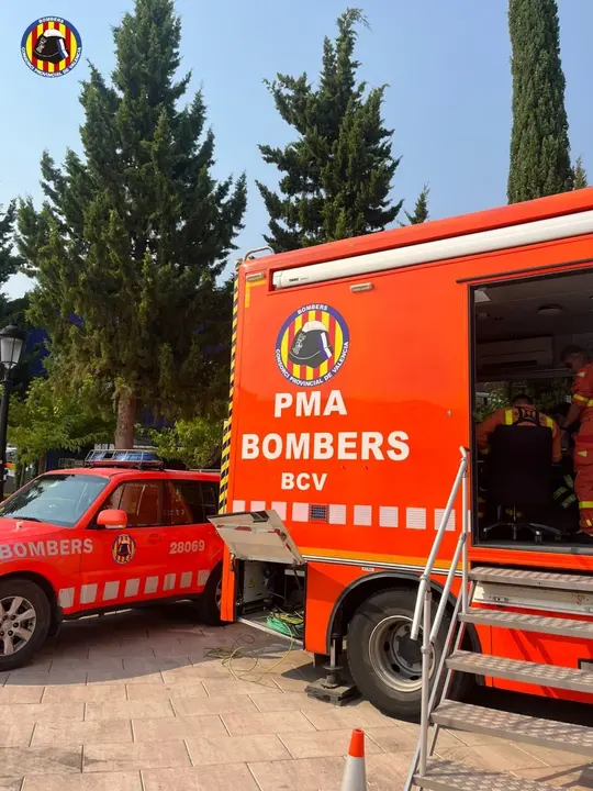 Puesto de mando del incendio de Teresa de Cofrentes. | Europa Press.