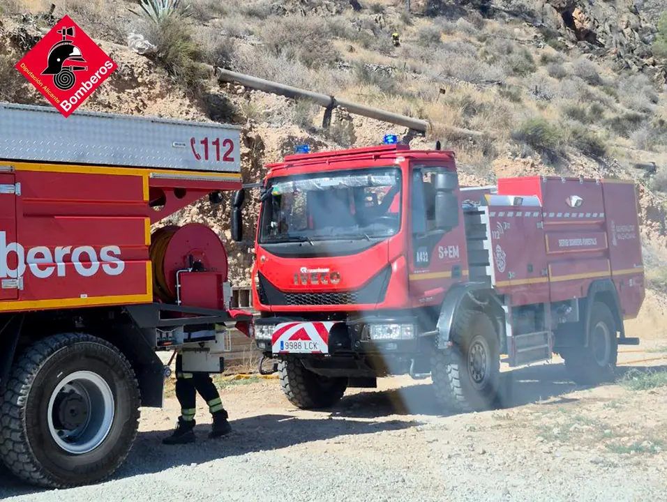 Efectivos desplazados al incendio. | Europa Press.