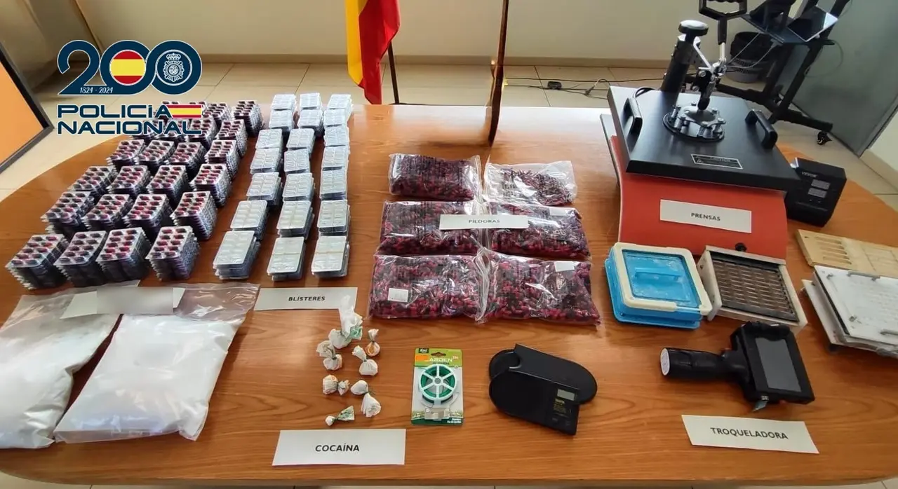 La Polic&iacute;a Nacional desmantela un laboratorio clandestino de elaboraci&oacute;n de f&aacute;rmacos para la disfunci&oacute;n er&eacute;ctil | POLIC&Iacute;A NACIONAL