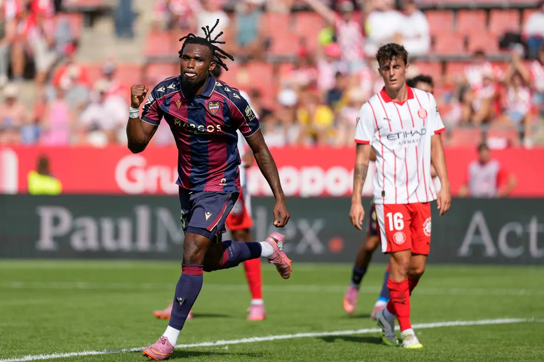 Partido | David Borrat / EFE