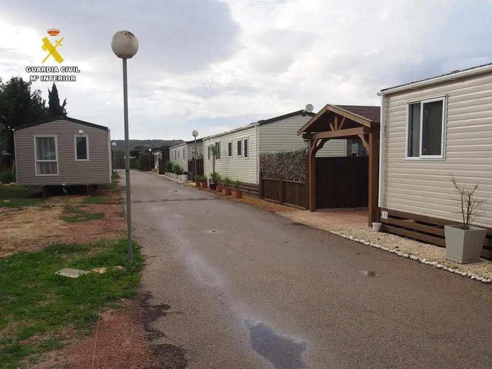 Investigadas 20 personas por un complejo residencial ilegal ubicado en zona inundable en la Vega Baja
- GUARDIA CIVIL