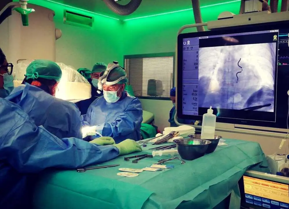 Cirug&iacute;a realizada por el doctor Casares con DAI extravascular | Quir&oacute;nsalud