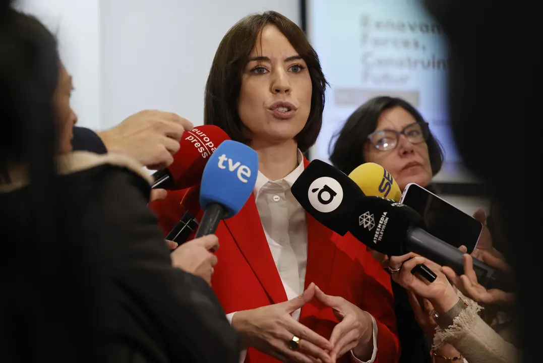 La ministra de Ciencia, Innovaci&oacute;n y Universidades, Diana Morant, atiende a los medios en el X Congreso Nacional de UGT PV | ROBER SOLSONA - EUROPA PRESS
