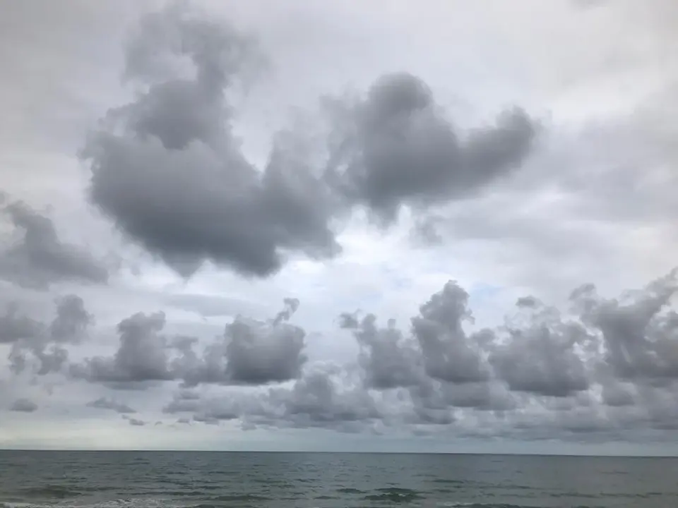 Lluvias fuertes en Castell&oacute;n y d&eacute;biles en Valencia y Alicante | EUROPA PRESS