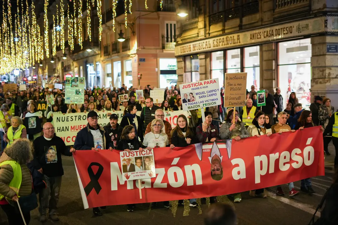 Decenas de personas durante una manifestaci&oacute;n convocada bajo el lema "Maz&oacute;n a pres&ograve;" | Jorge Gil / Europa Press