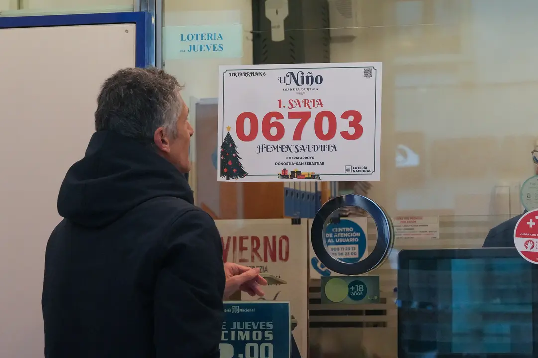 Cartel con el primer premio del  sorteo | EP
