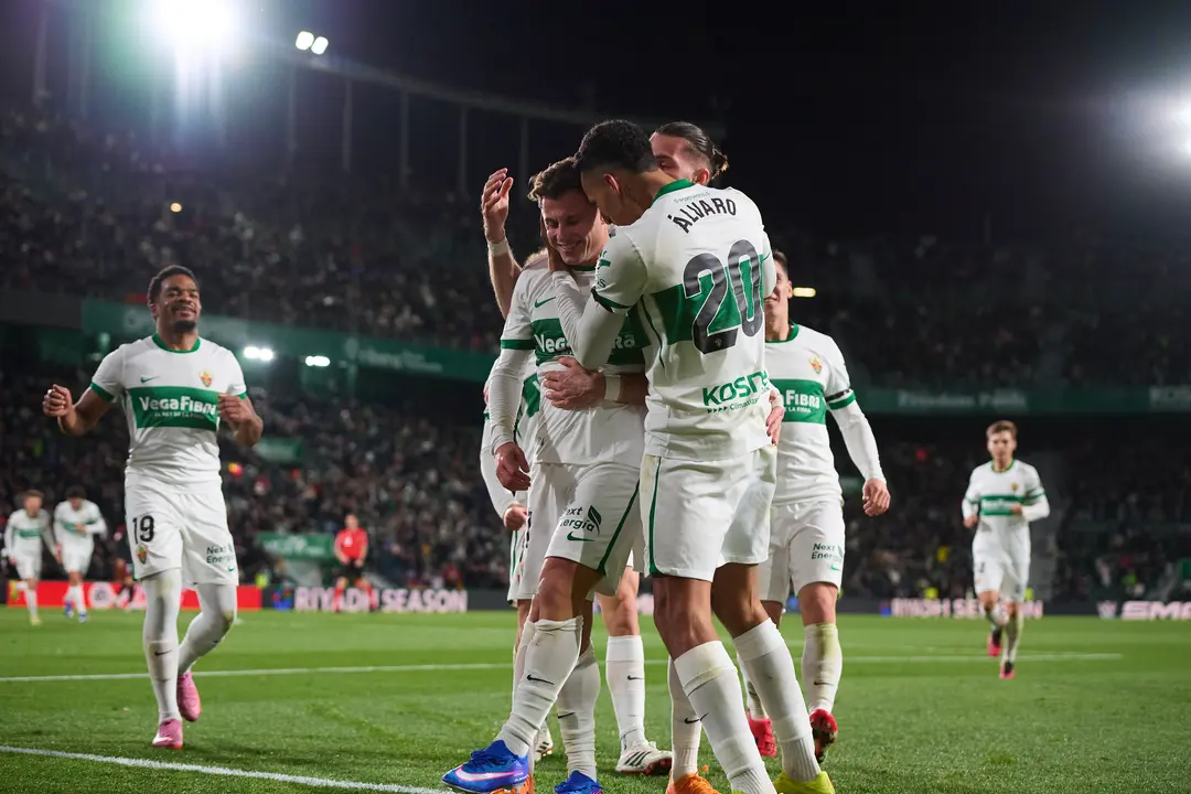 El Elche celebra uno de sus goles al Sevilla | EP