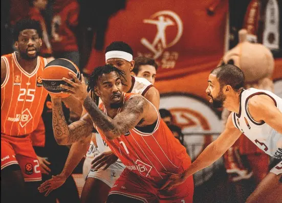 Hapoel-Valencia Basket | @valenciabasket / X