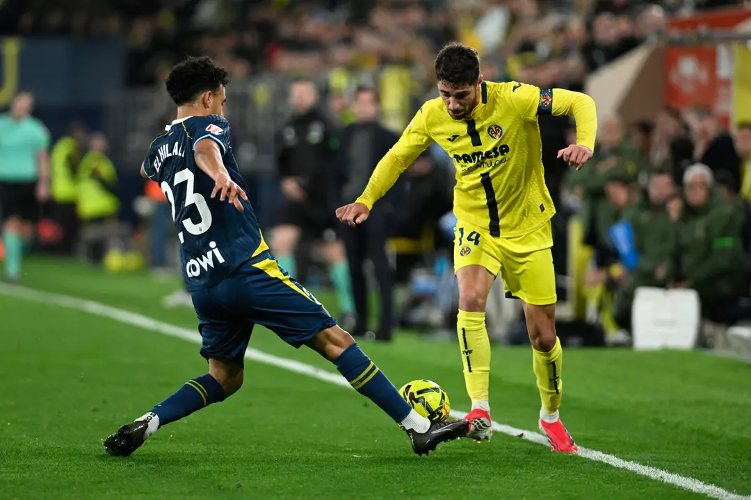 El centrocampista del Villarreal Santiago Comesa&ntilde;a. | EFE/Andreu Esteban