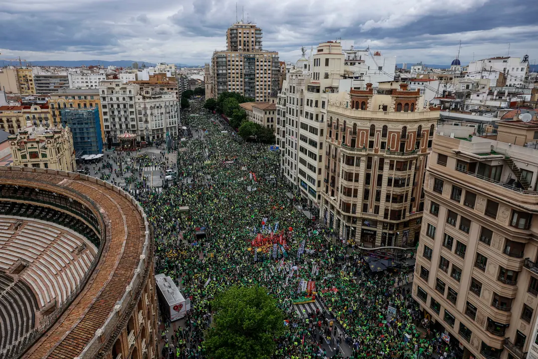 Nueva manifestaci&oacute;n por la huelga indefinida en la educaci&oacute;n p&uacute;blica no universitaria en la Comunitat Valenciana. | Europa Press.