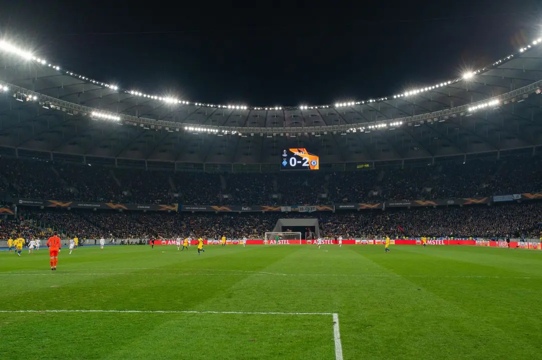 Partido de f&uacute;tbol | Foto de 123RF/vitleo