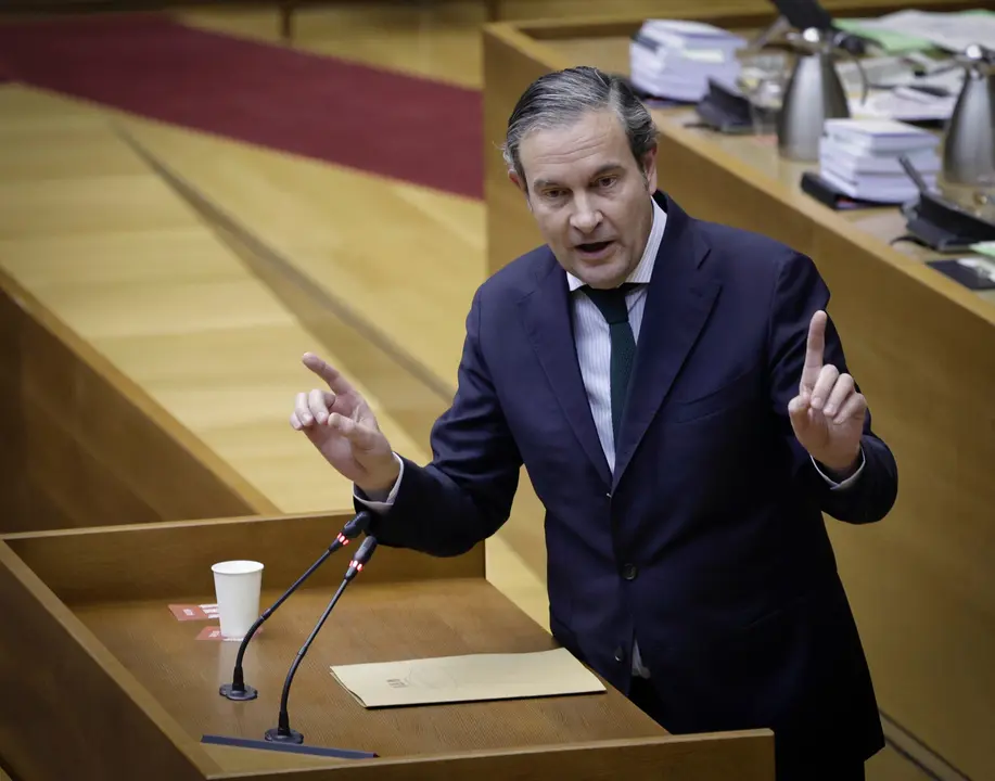 El s&iacute;ndic del PP en Les Corts, Nando Pastor, en el pleno de este mi&eacute;rcoles | JOS&Eacute; CU&Eacute;LLAR / CORTS VALENCIANES