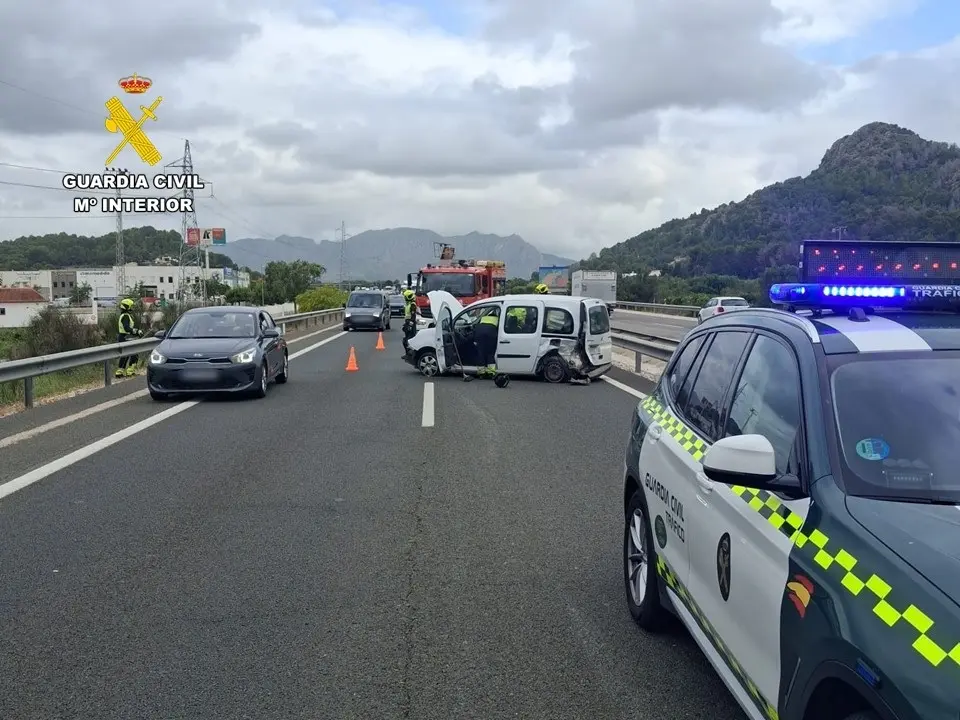 Accidente en la AP-7 a su paso por Pedreguer. | Europa Press.