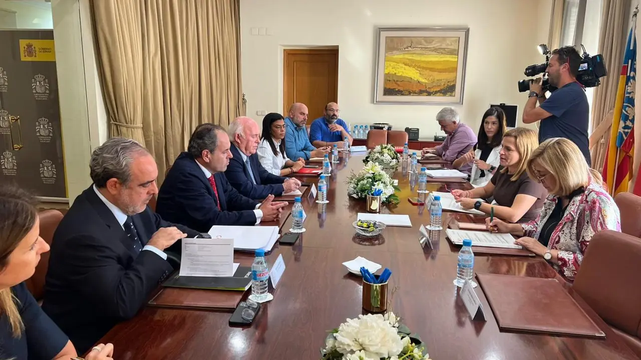 Reuni&oacute;n con Pilar Bernab&eacute;. - Twitter