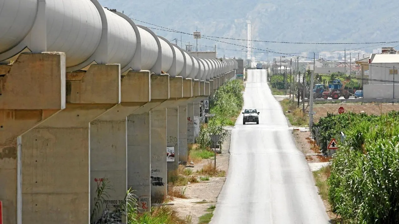 Imagen de la conducci&oacute;n del trasvase Tajo-Segura. - Europa Press