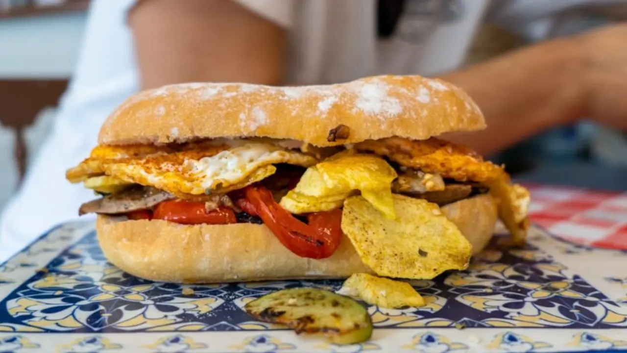 Almuerzo valenciano. - 