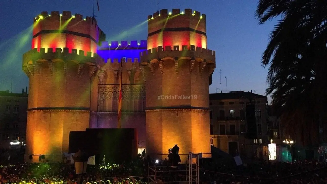 Torres de Serranos en la Crida de les Falles 2019. - Europa Press