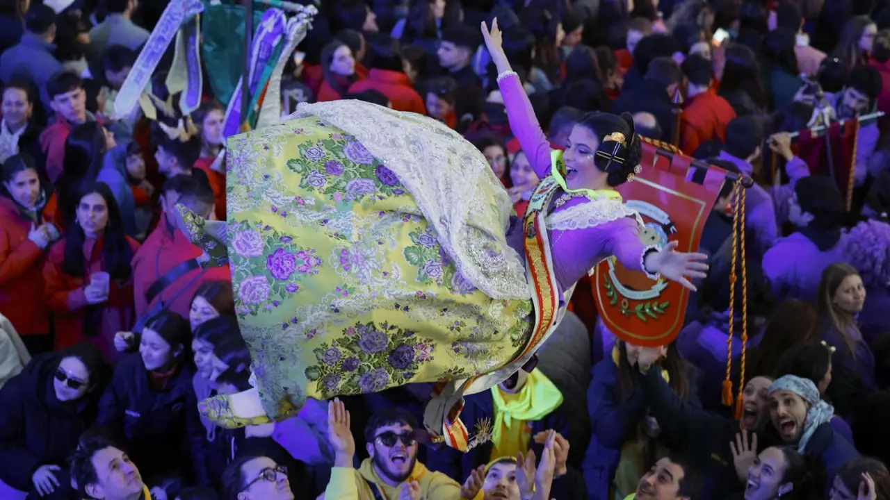 Tradicional y multitudinaria Crida de las Fallas. - EFE/Ana Escobar