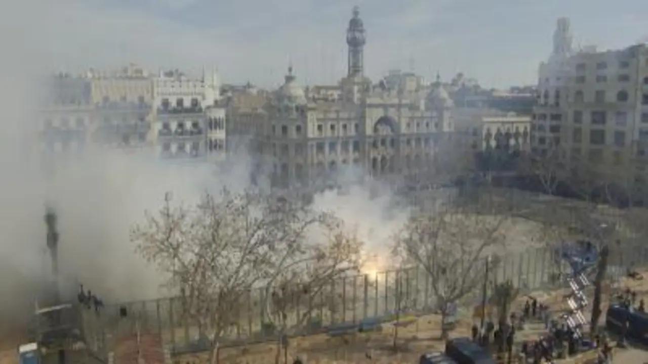 La 'masclet&agrave;' de Caballer FX hace vibrar la plaza con un dise&ntilde;o "elegante" e "innovador"
