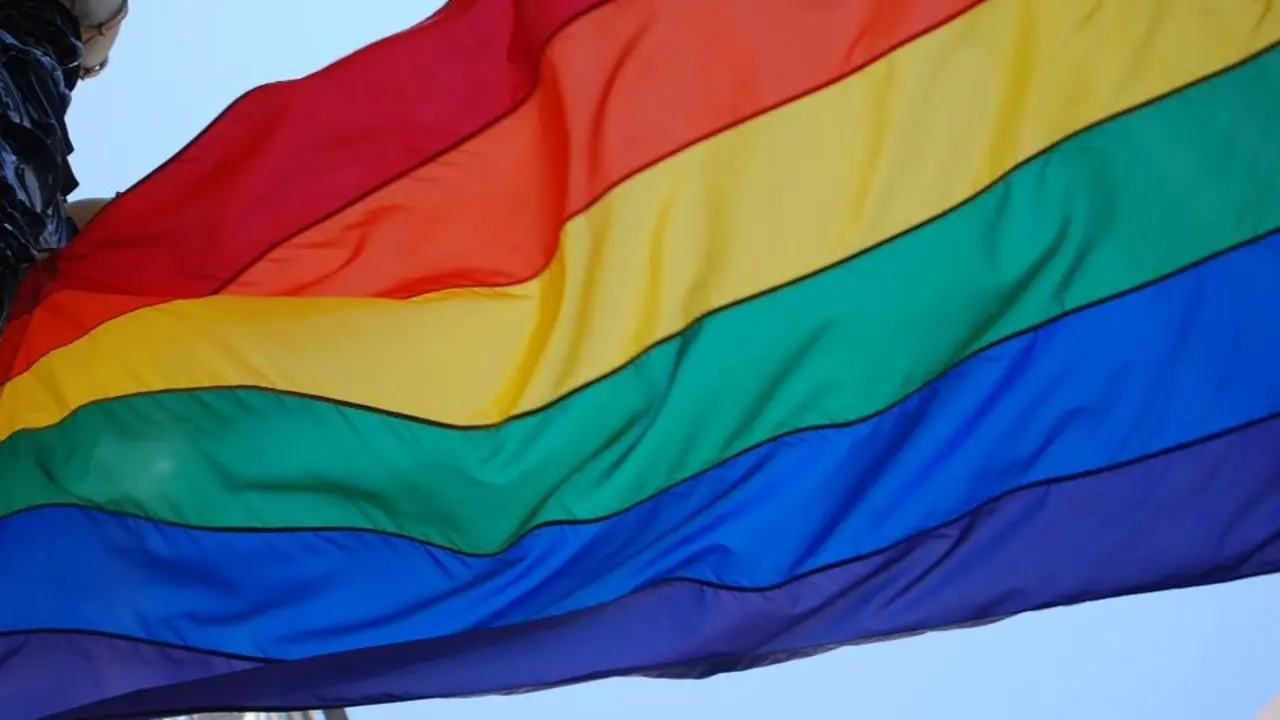 bandera lgtbi - ai