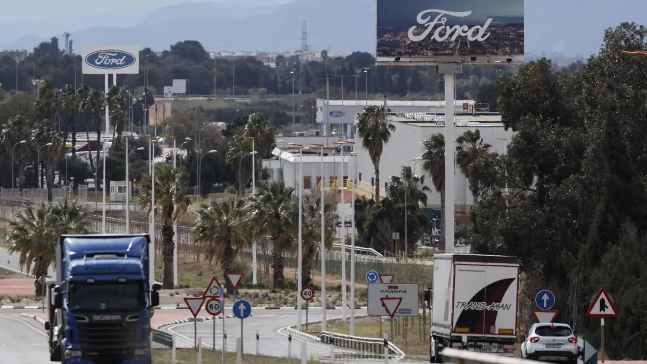 Vista del exteriores de la f&aacute;brica de Ford en Almussafes (Valencia) - Kai Forsterling - EFE
