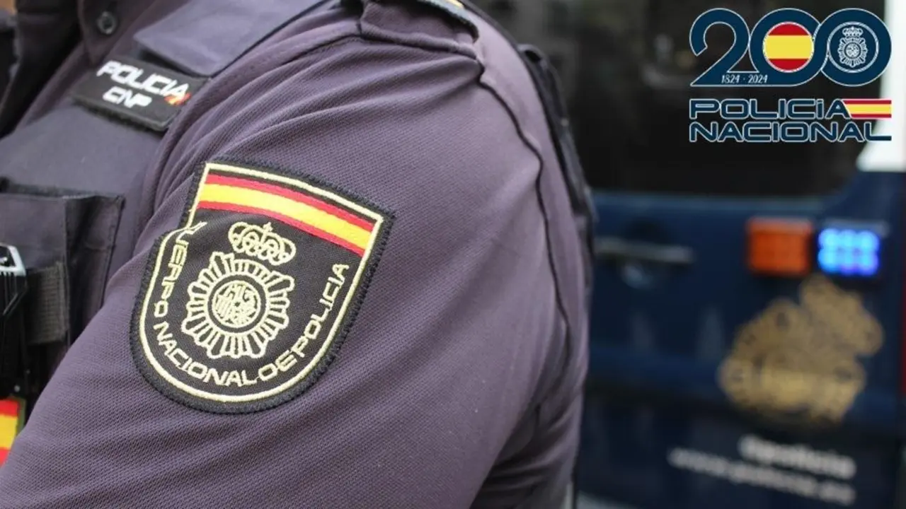 Polic&iacute;a Nacional. - EP
