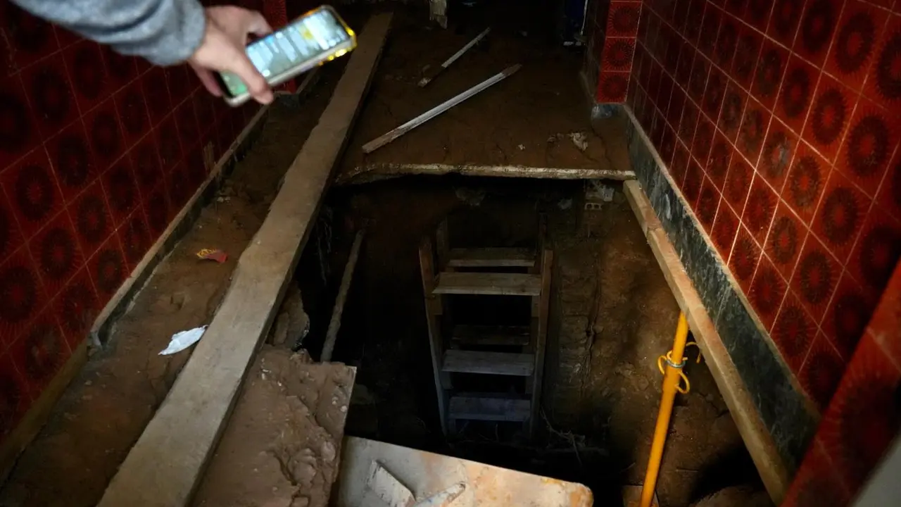 Uno de los refugios hallados en una casa de Paiporta tras la dana - EDUARDO MANZANA