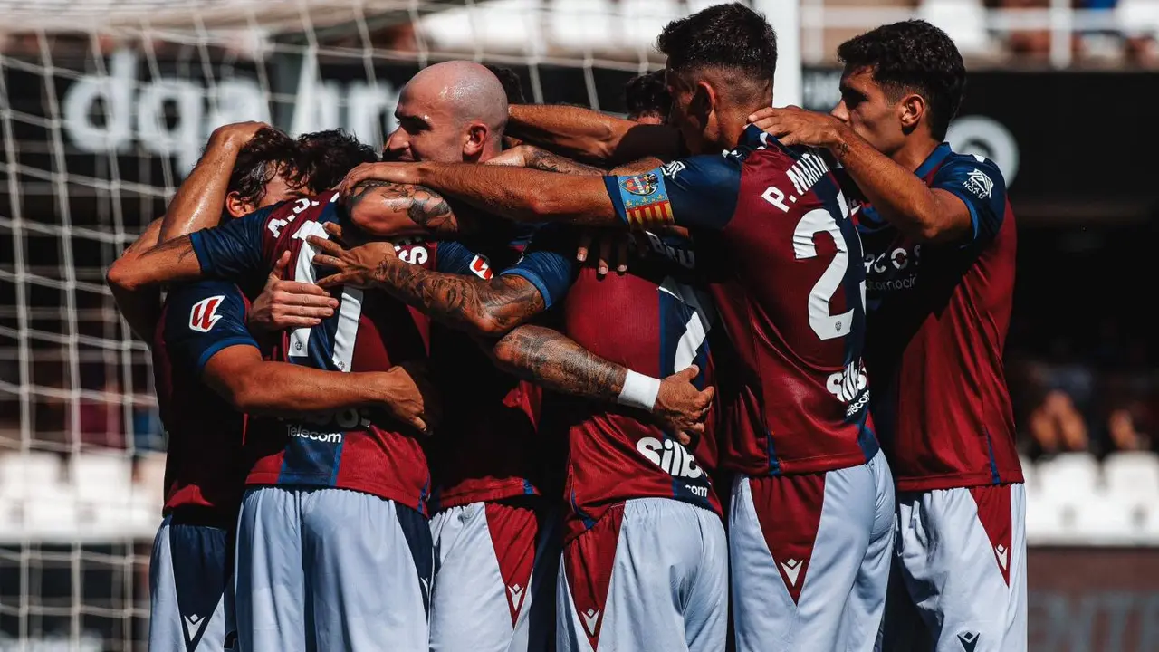 El Levante celebra un gol. - @LevanteUD