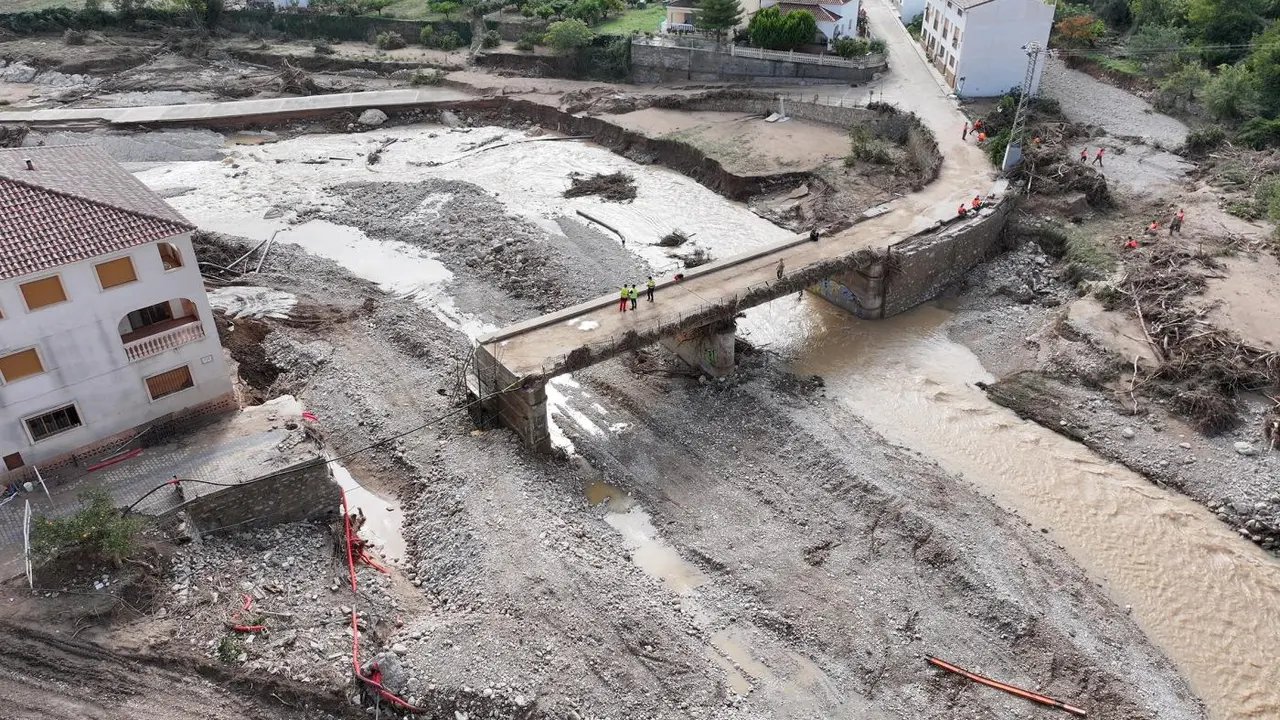 Imagen de un puente destruido en la localidad valenciana de Sot de Che - DIPUTACI&Oacute;N DE VALENCIA