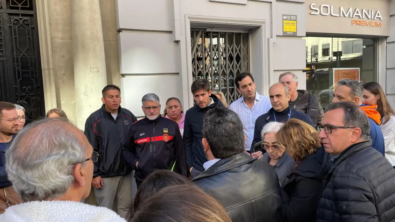 Bomberos dan por extinguido el incendio en un bingo - AYUNTAMIENTO DE VAL&Egrave;NCIA