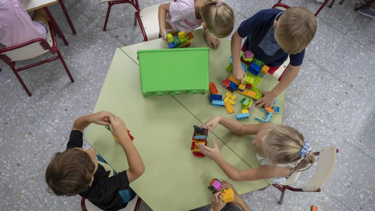 Varios ni&ntilde;os juegan. - Europa Press