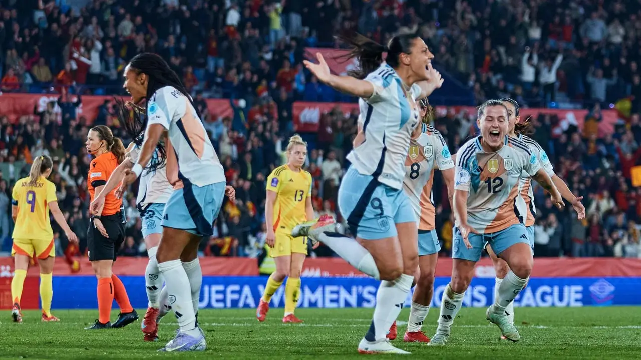 Espa&ntilde;a celebra su tercer gol ante B&eacute;lgica. - @SEFutbolFem / X