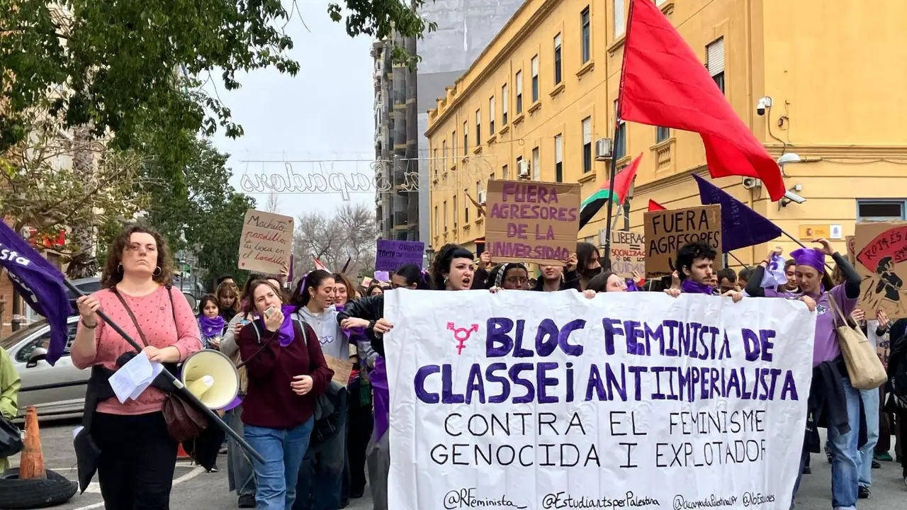 Arranca en Val&egrave;ncia la manifestaci&oacute;n de Assemblea Feminista - EUROPA PRESS