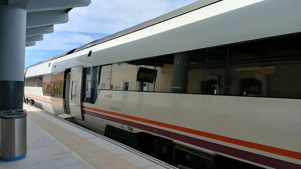 Tren de media distancia. - EP